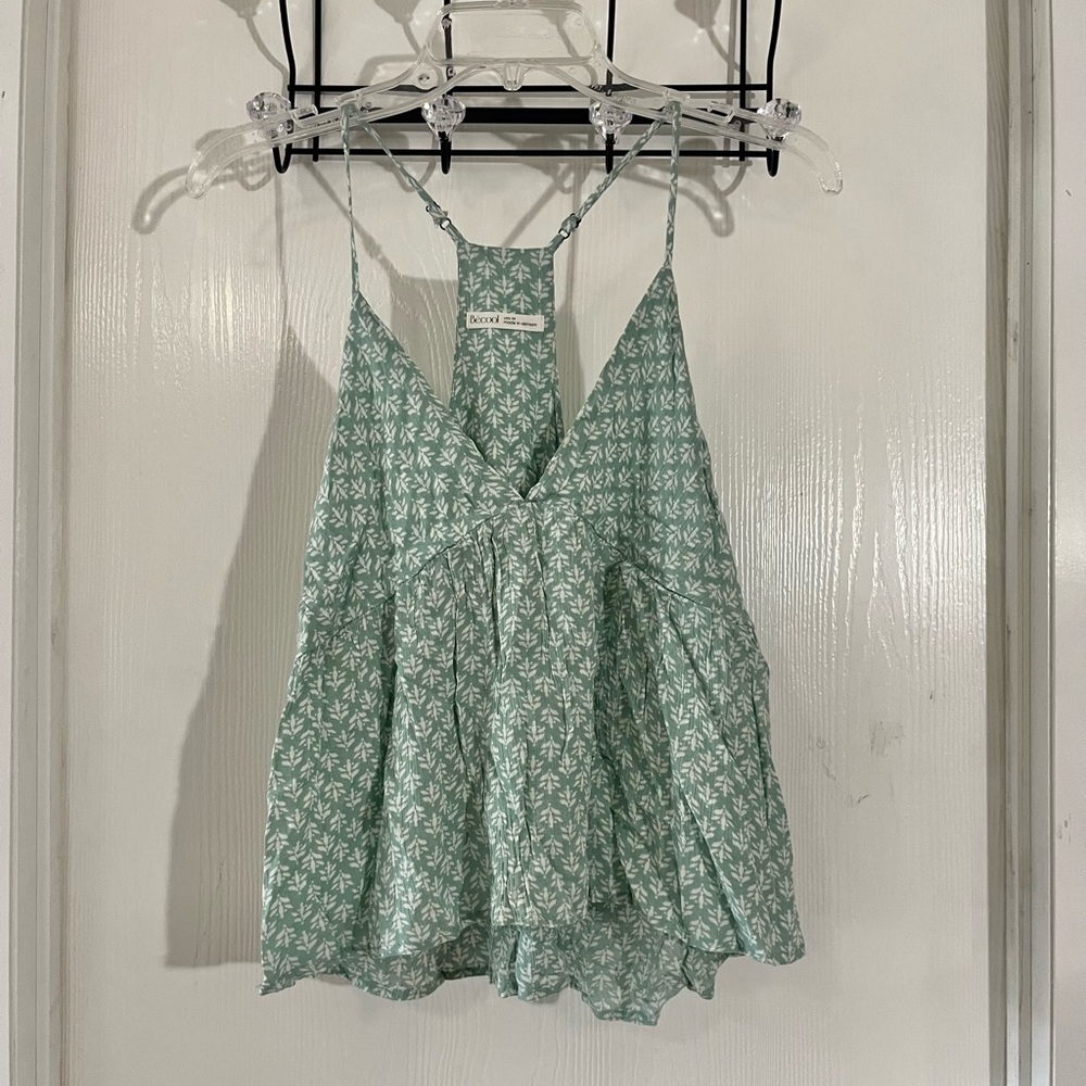 BE COOL Green Crop Blouse